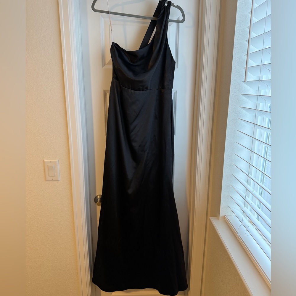 Lulu's Black One-Shoulder Satin Evening Dress